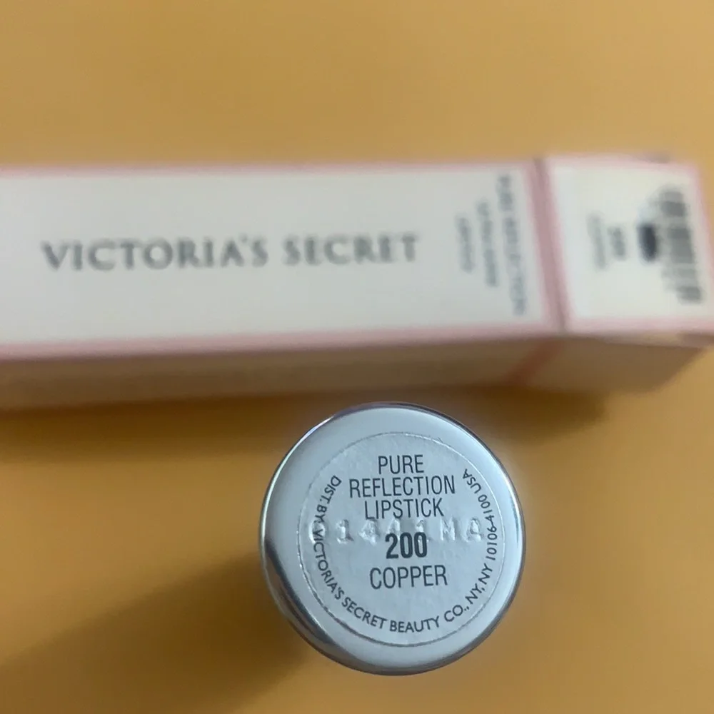 VICTORIA SECRET 200 COPPER FULL SZ LIPSTICK IN BOX